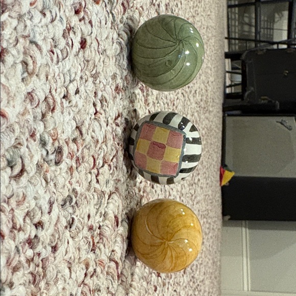 MacKenzie-Childs Drawer Pull - Picture 4 of 4